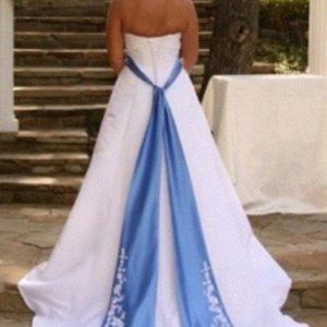 Davids Bridal Wedding Gown